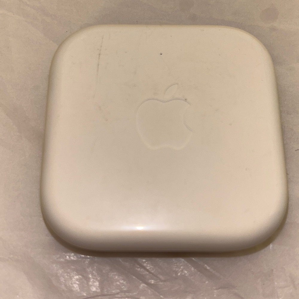 NIB Apple iPhone Earplugs - Picture 2 of 3